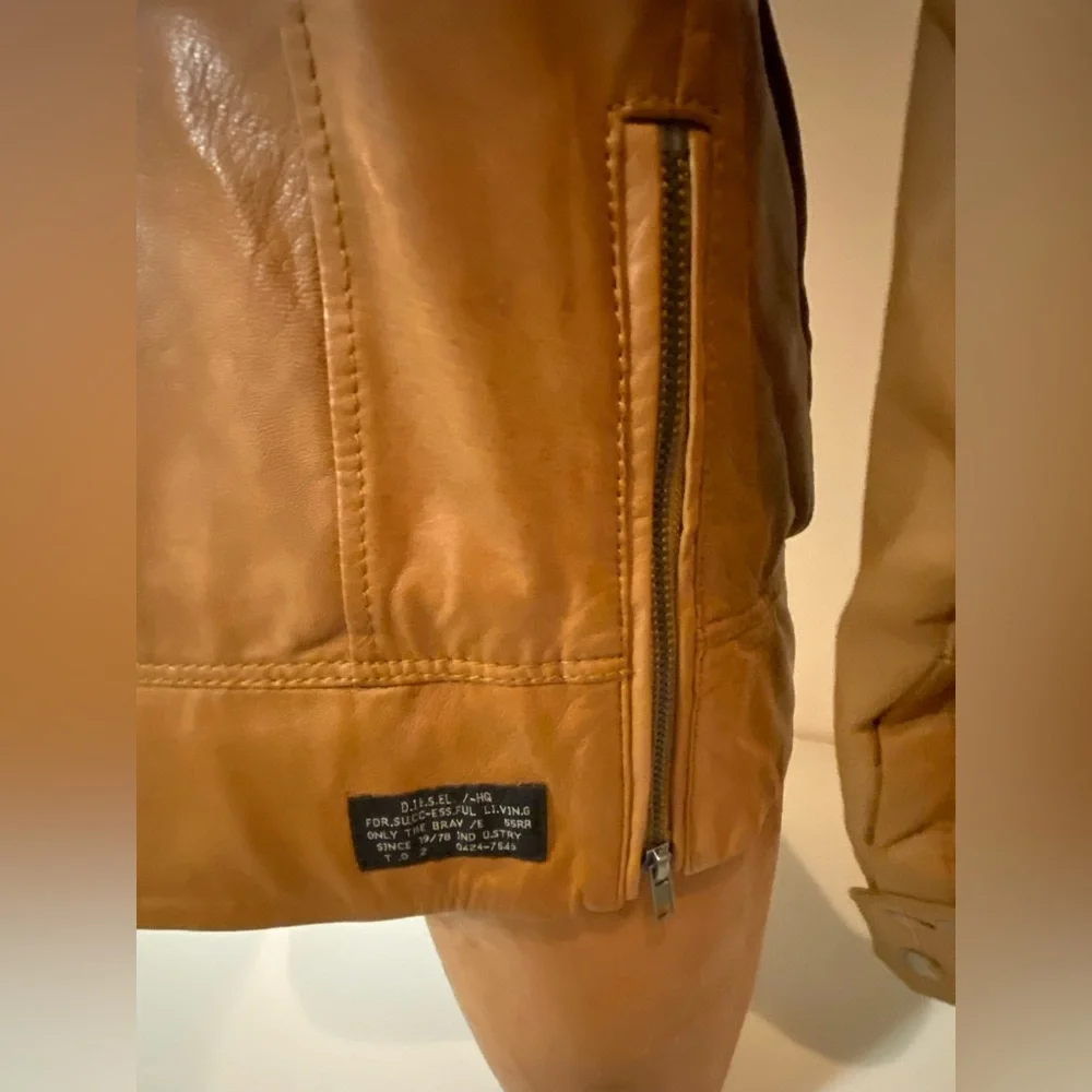 Diesel Lisardo jacket (Large) Burnt Orange
New with tags - Picture 10 of 16